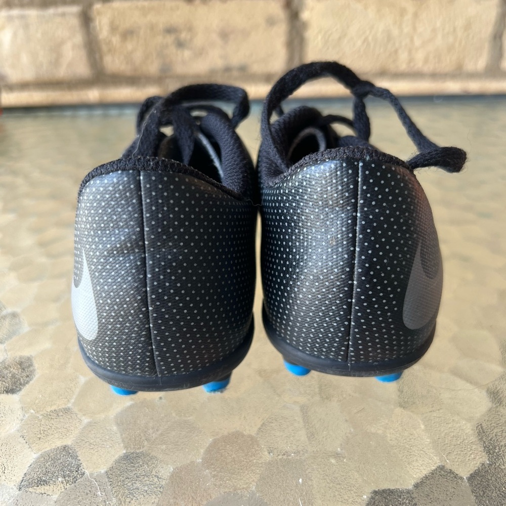 Nike Black and Gray Soccer Cleats - Picture 2 of 3